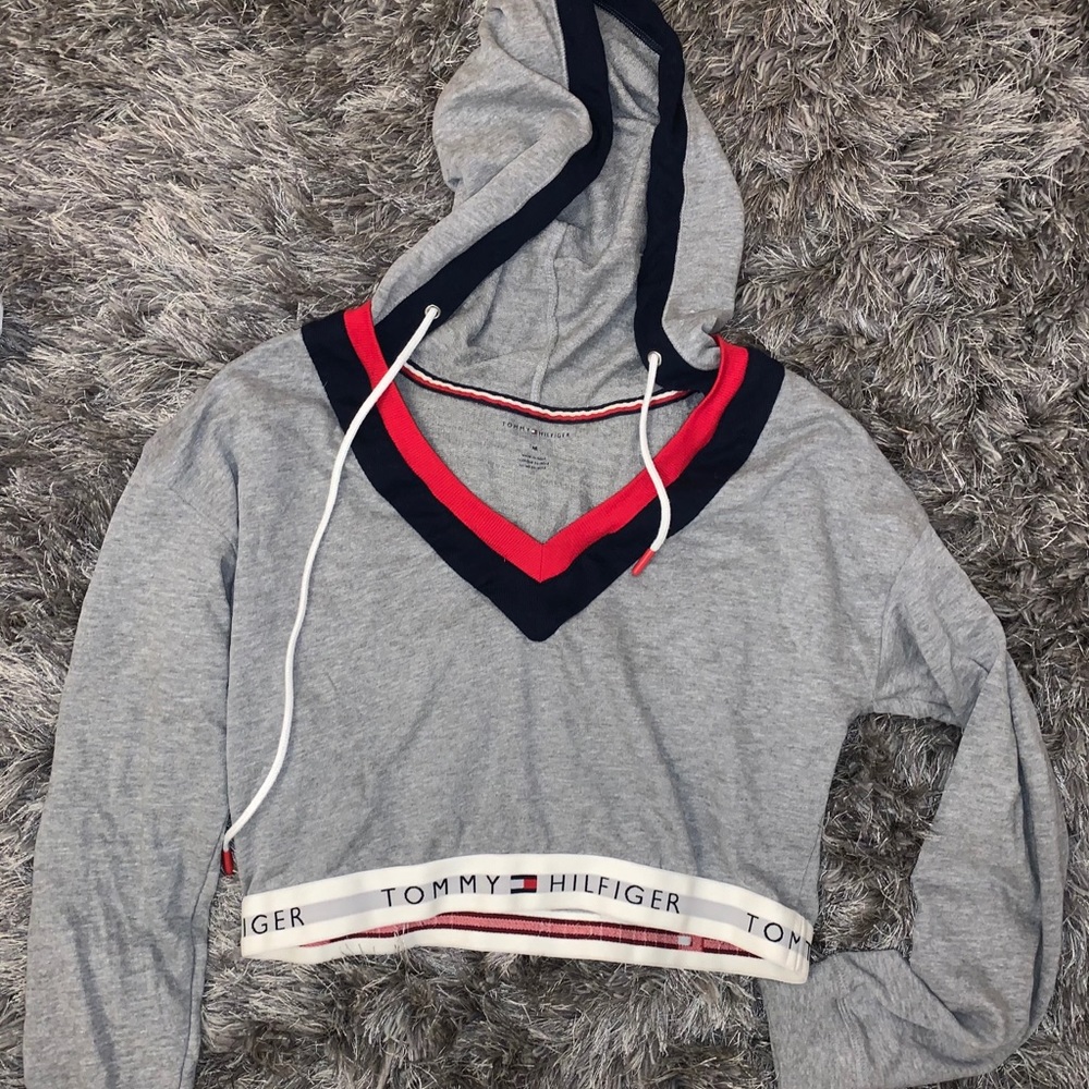 Tommy Hilfiger cropped sweatshirt